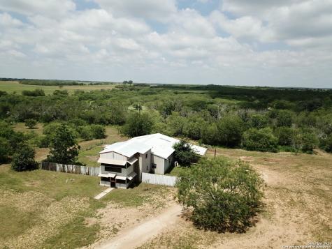 10795 N Us Highway 281 Pleasanton TX 78064