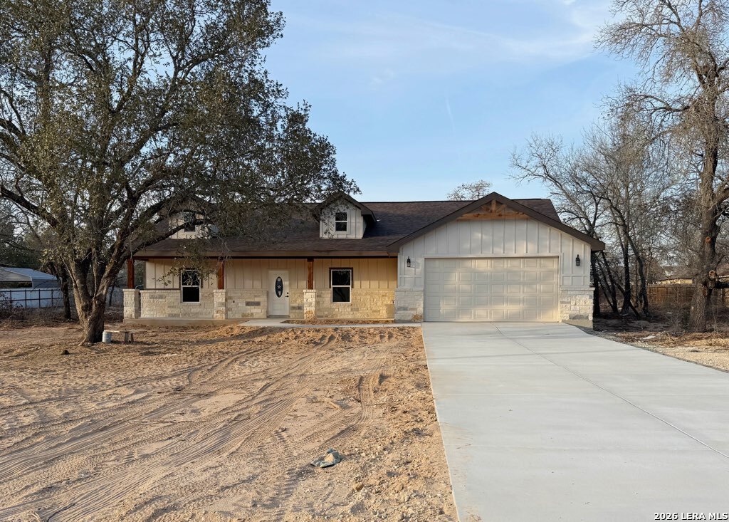 48 Grey Fox Poteet TX 78065