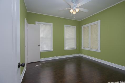 261 E Rosewood Avenue San Antonio TX 78212