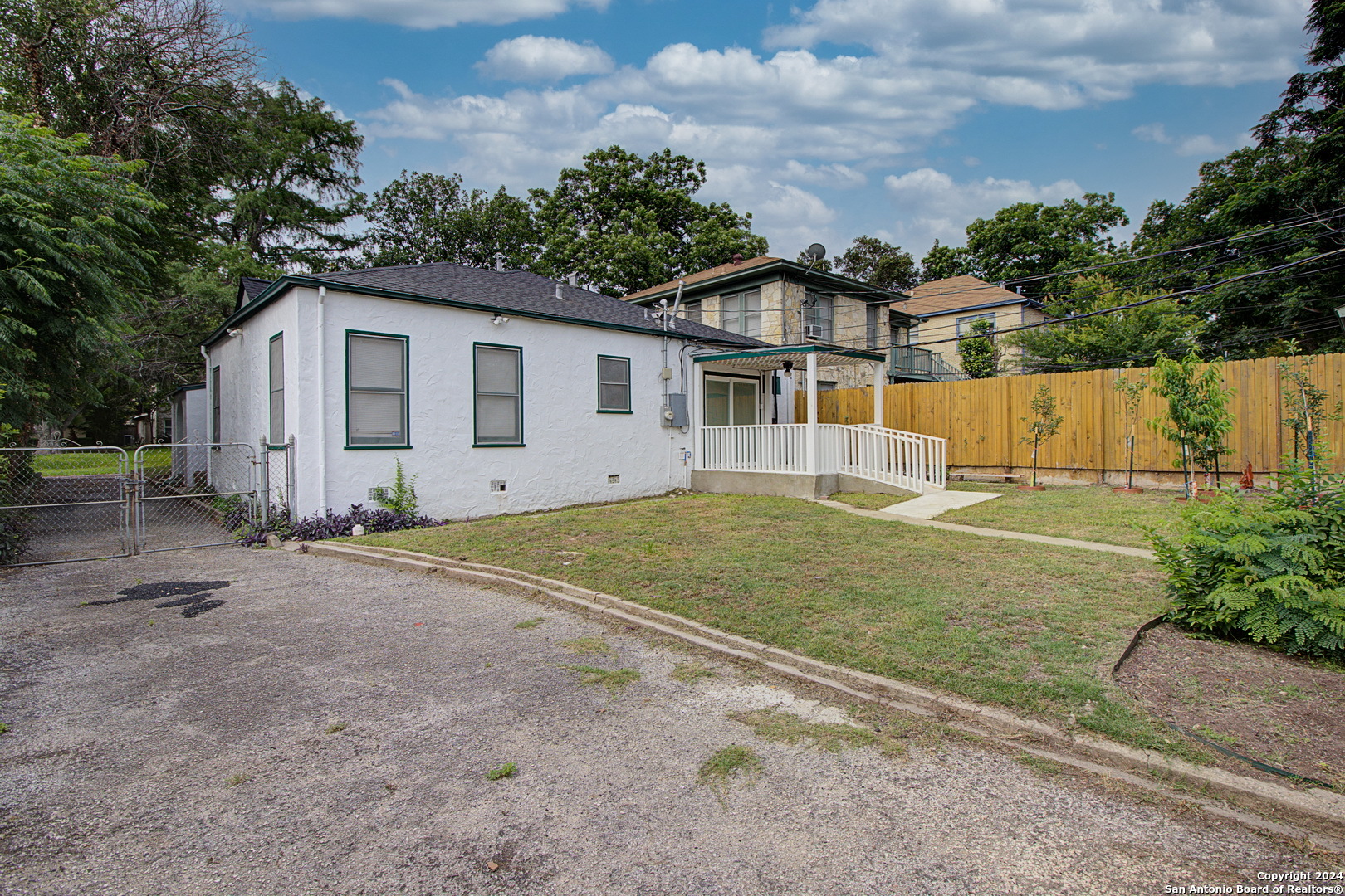 261 E Rosewood Avenue San Antonio TX 78212