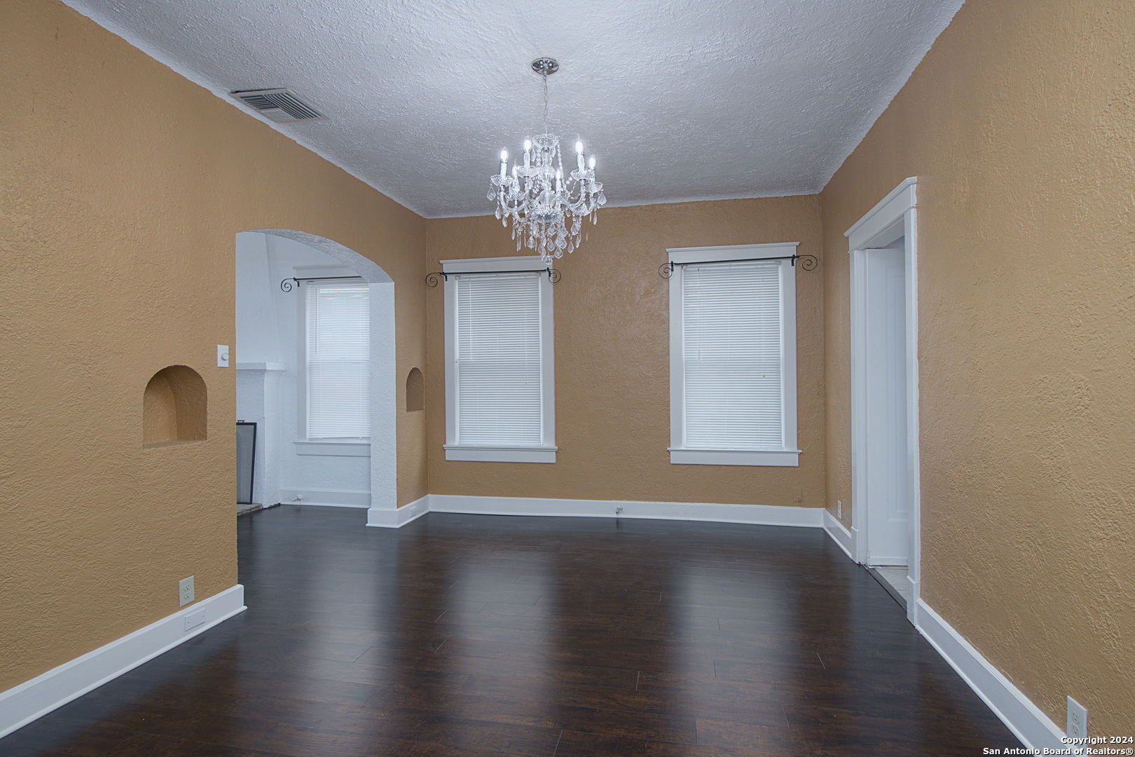 261 E Rosewood Avenue San Antonio TX 78212