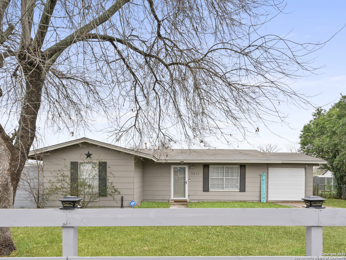 5814 Castle Lake San Antonio TX 78218