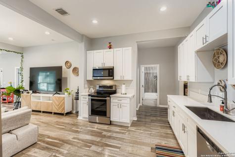 430 Hampshire Avenue San Antonio TX 78210