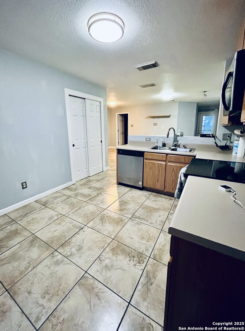 10302 Shady Meadows San Antonio TX 78245