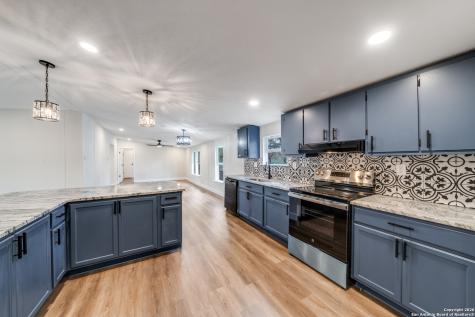 551 Big Oak Drive San Antonio TX 78264