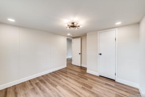 551 Big Oak Drive San Antonio TX 78264