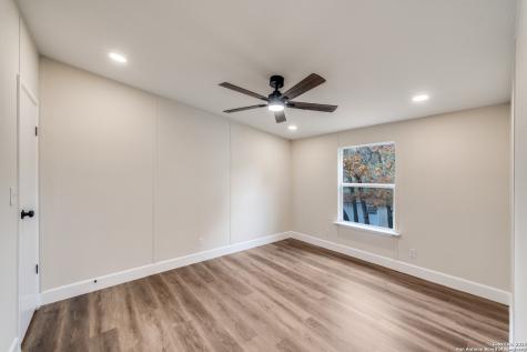 551 Big Oak Drive San Antonio TX 78264