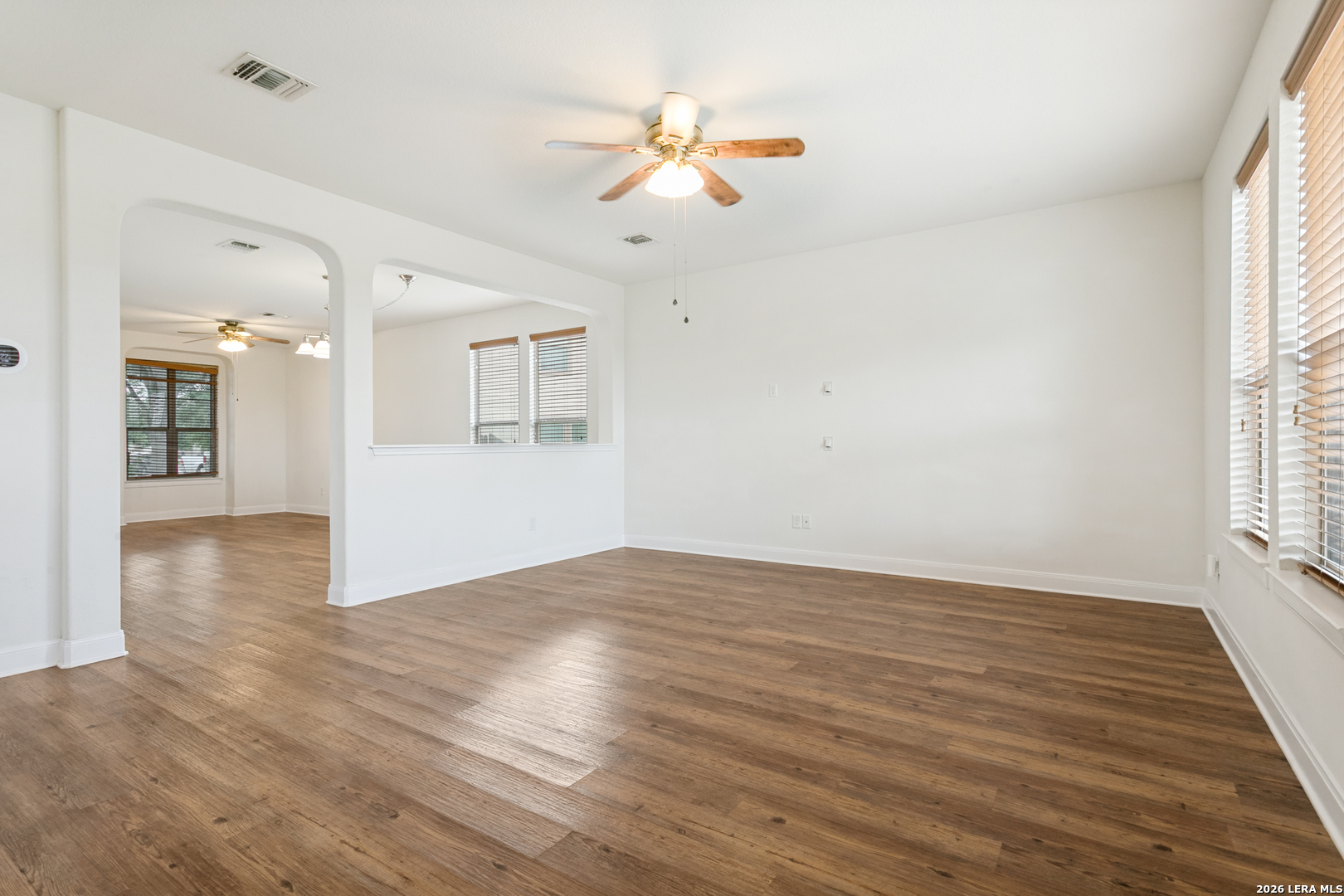 10801 Fox Crest Live Oak TX 78233