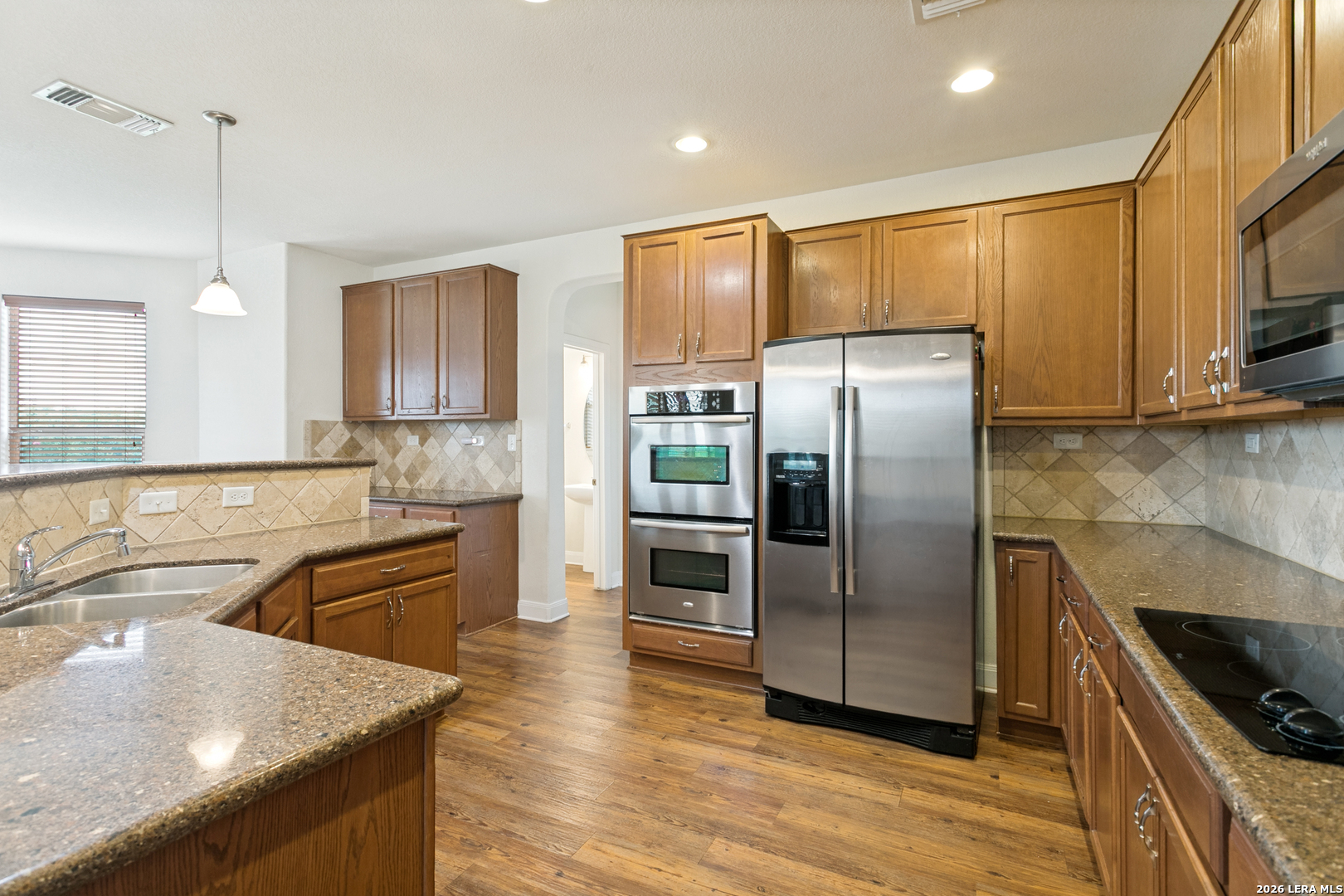 10801 Fox Crest Live Oak TX 78233