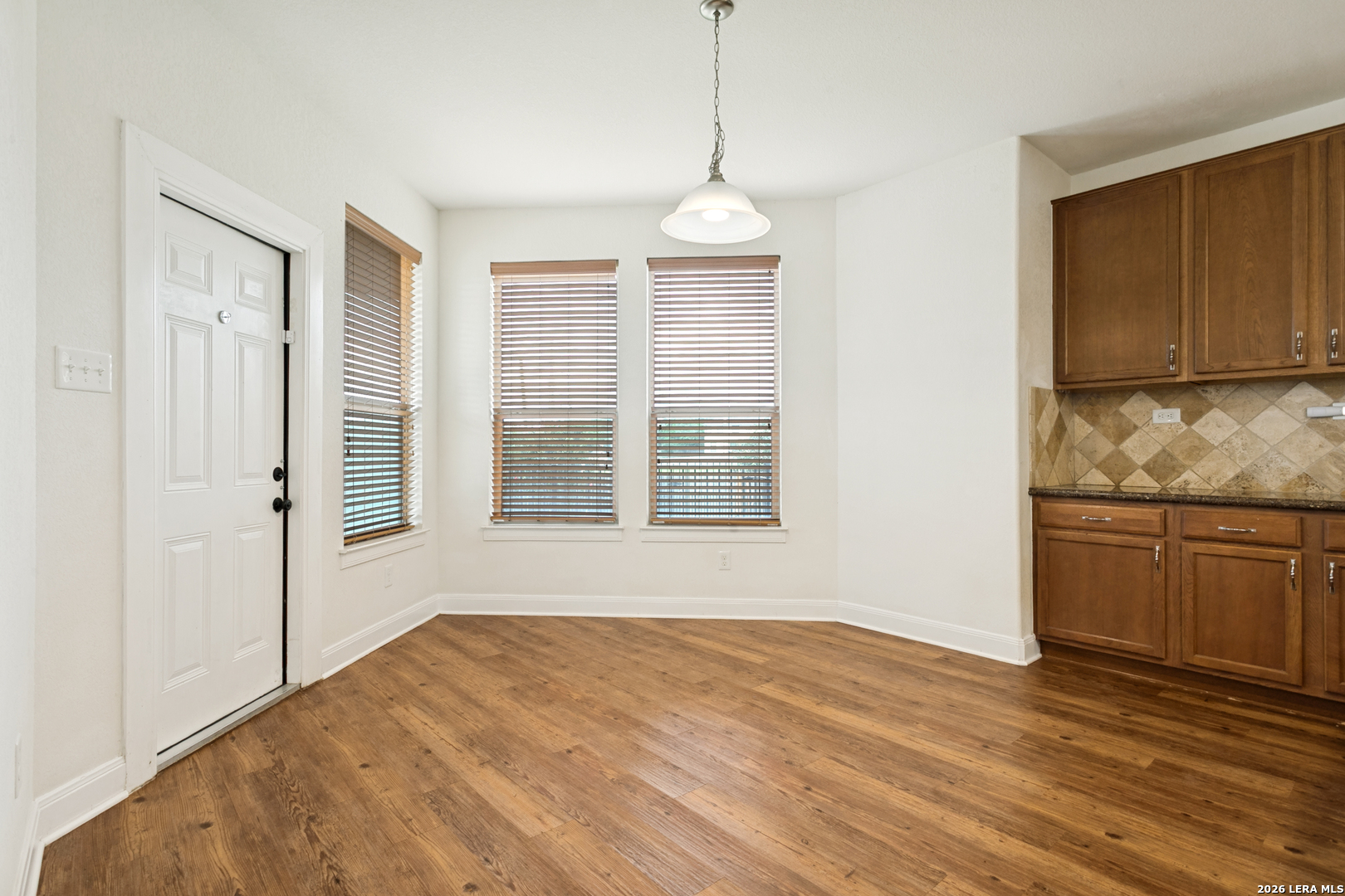 10801 Fox Crest Live Oak TX 78233