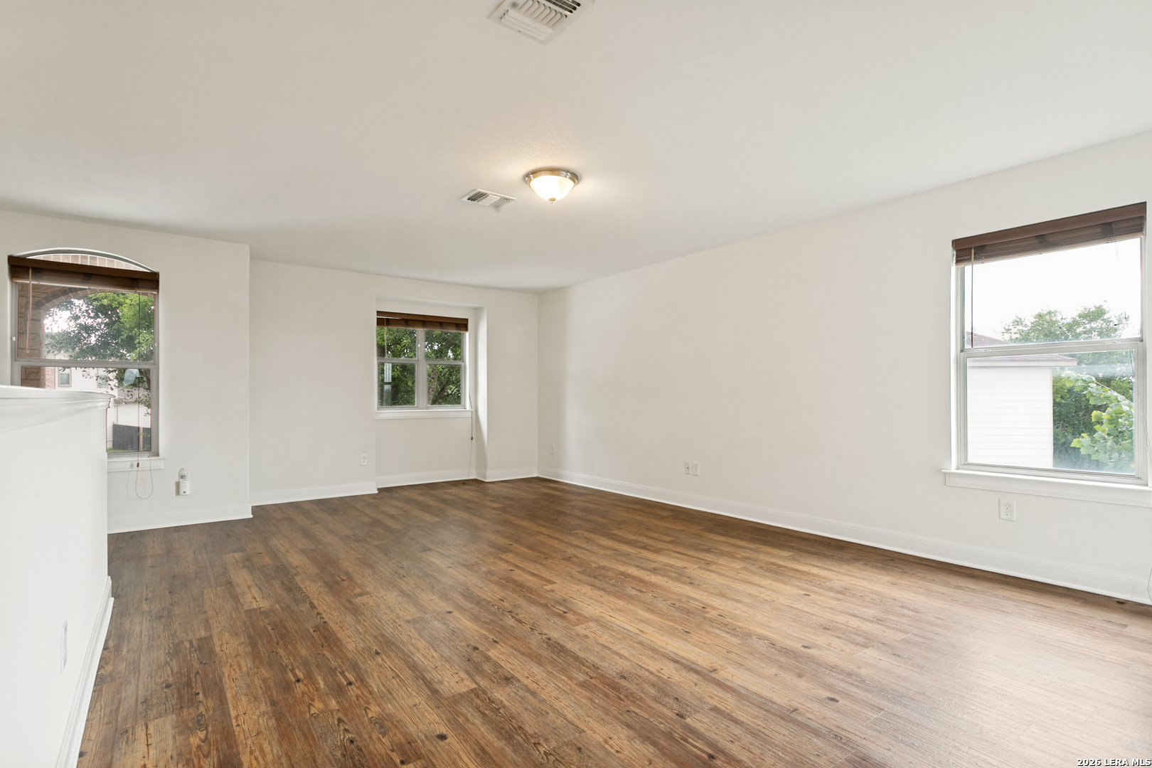 10801 Fox Crest Live Oak TX 78233