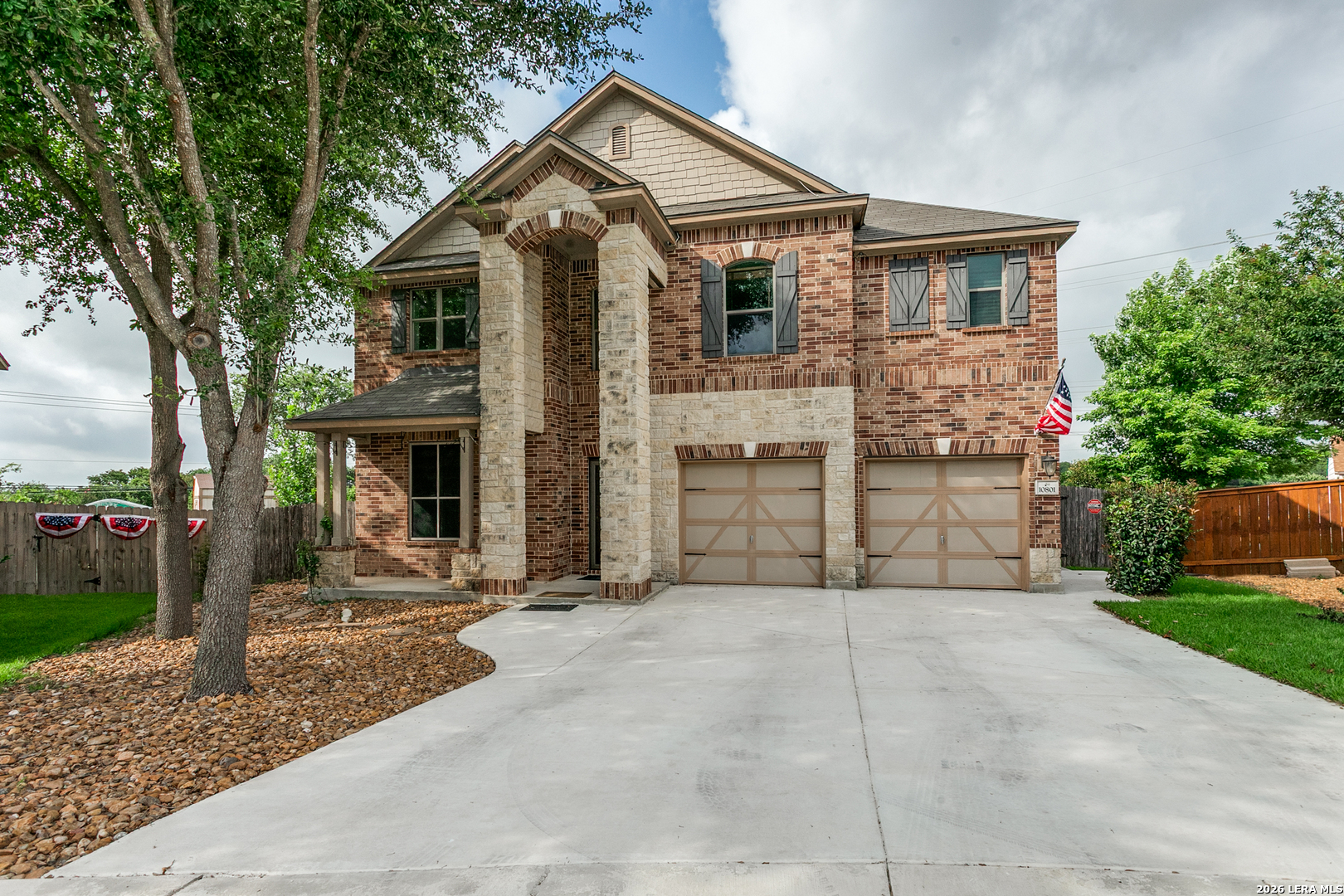 10801 Fox Crest Live Oak TX 78233