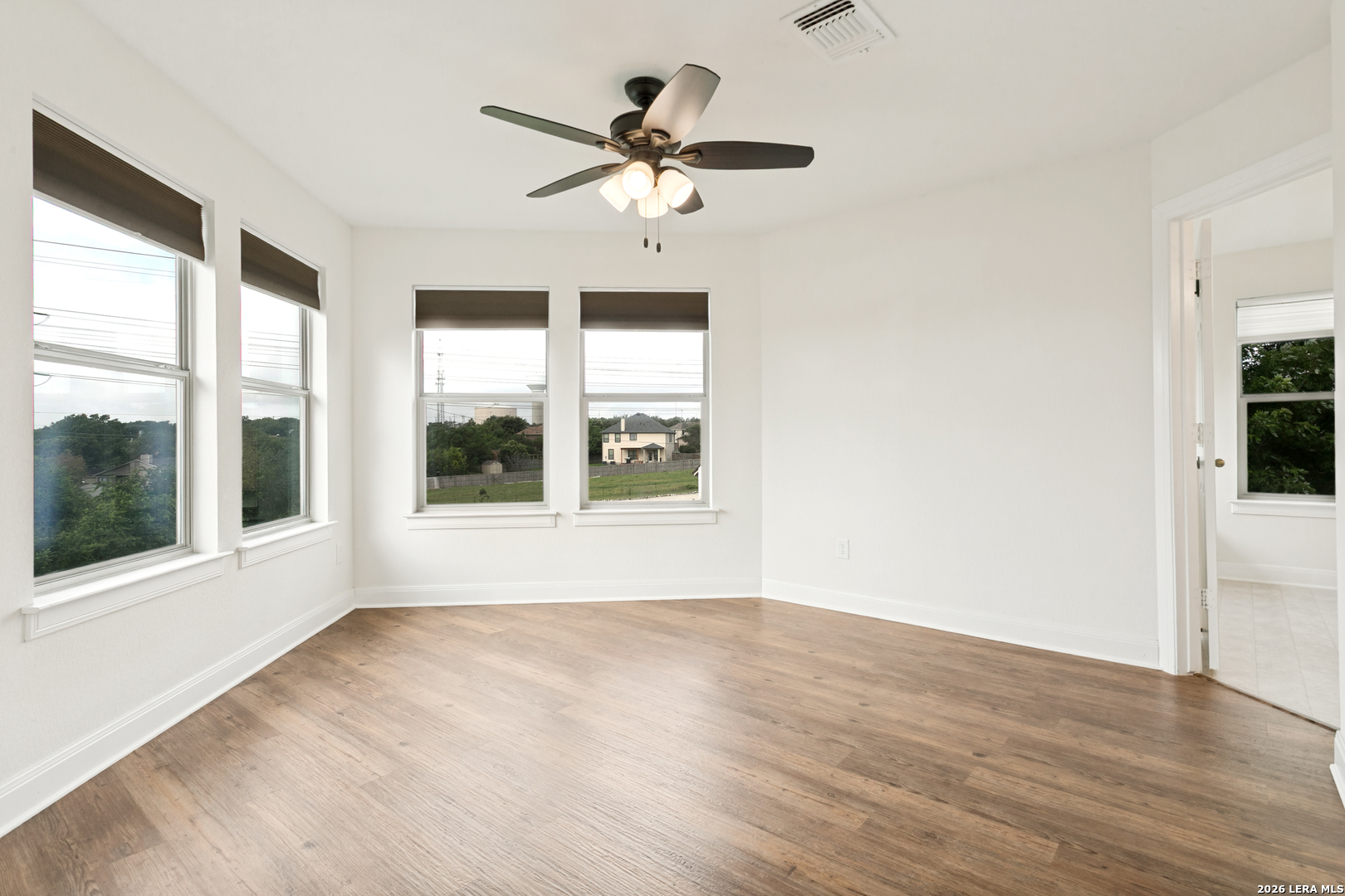 10801 Fox Crest Live Oak TX 78233