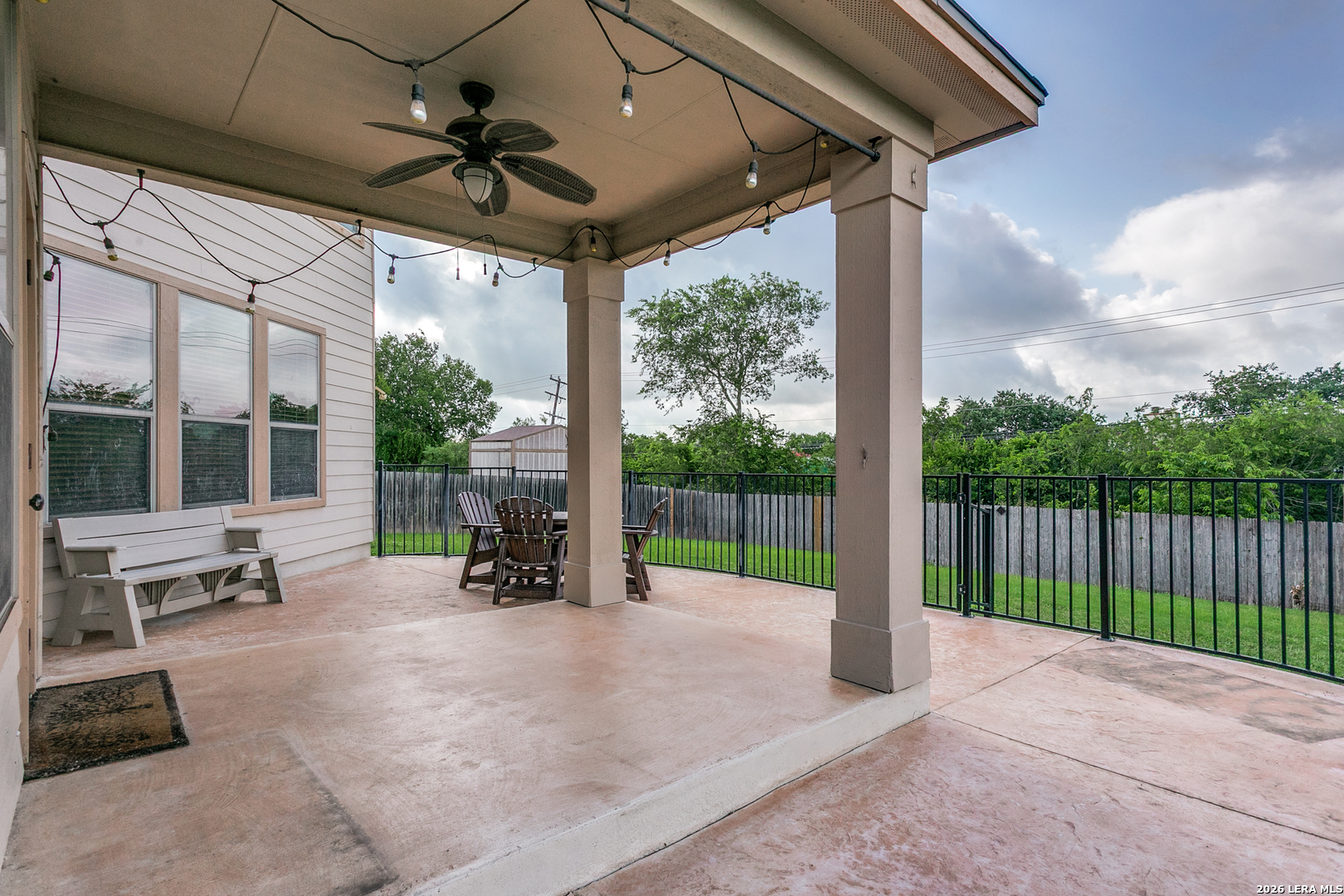 10801 Fox Crest Live Oak TX 78233