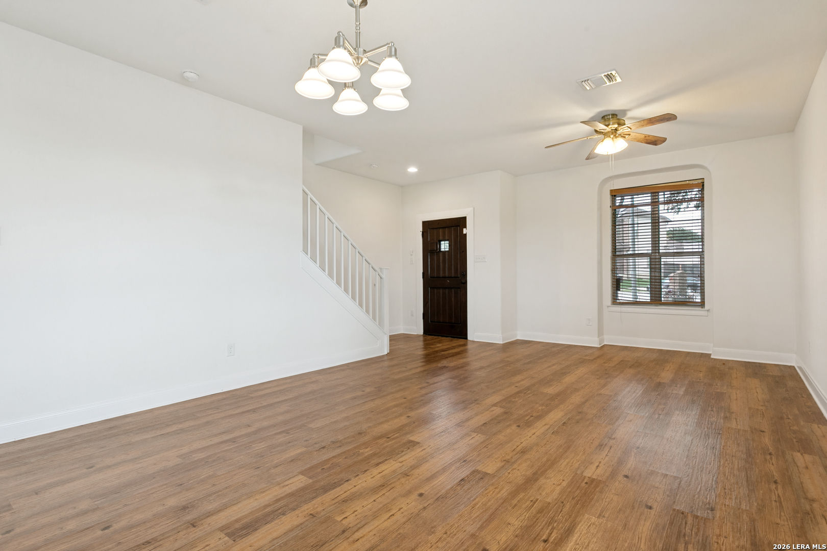 10801 Fox Crest Live Oak TX 78233