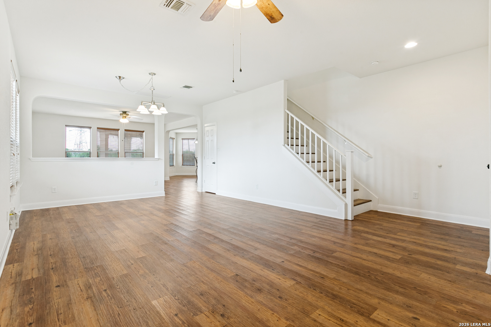10801 Fox Crest Live Oak TX 78233