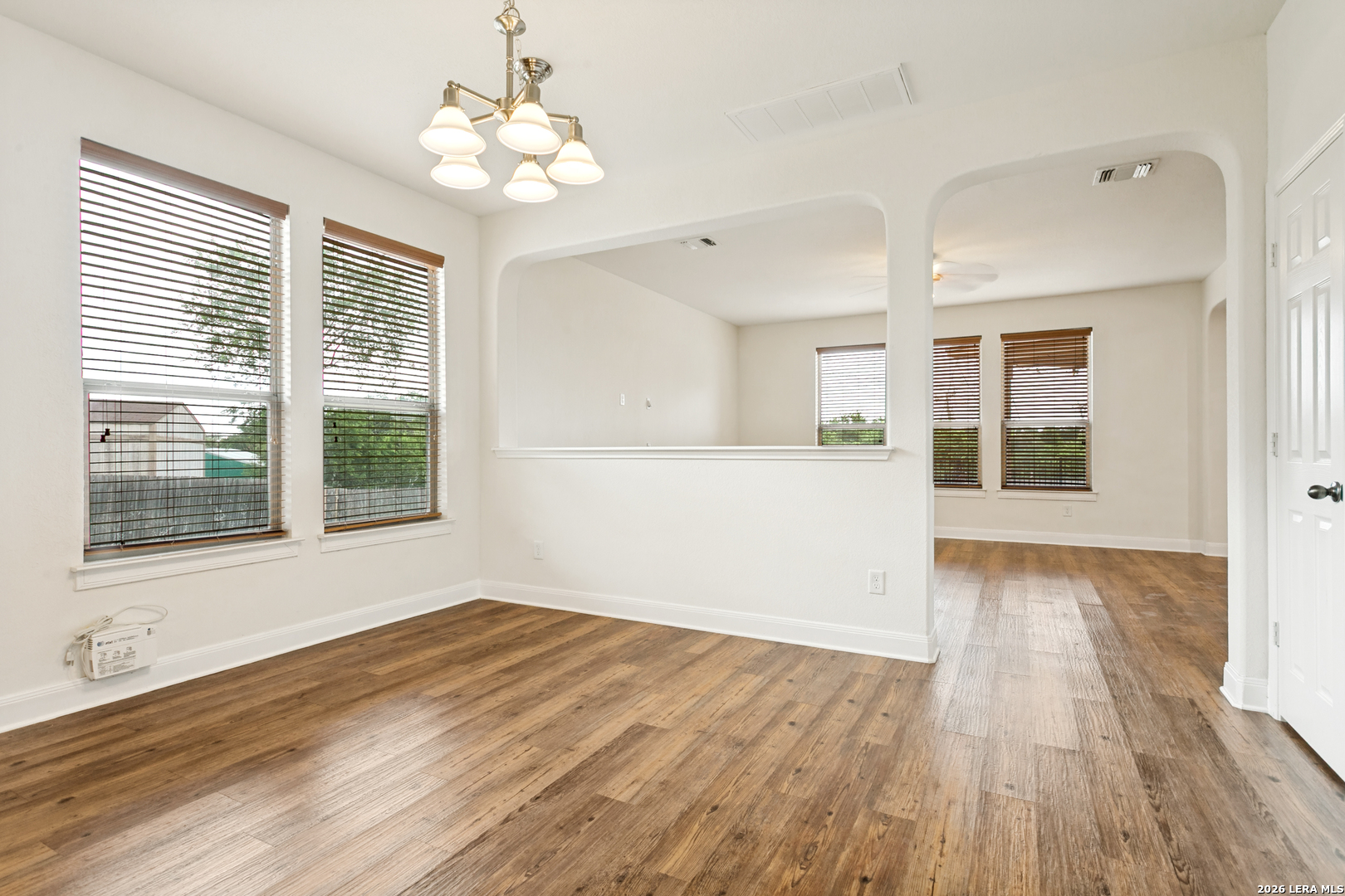 10801 Fox Crest Live Oak TX 78233