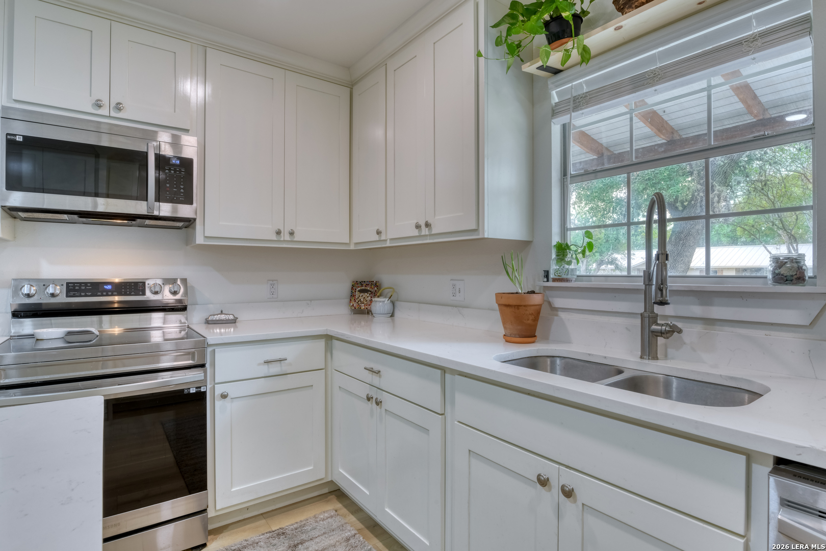 109 Hilltop Drive E Kerrville TX 78028