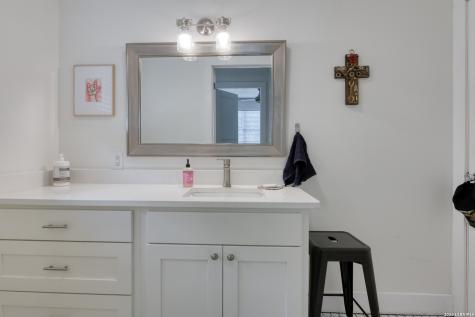 109 Hilltop Drive E Kerrville TX 78028