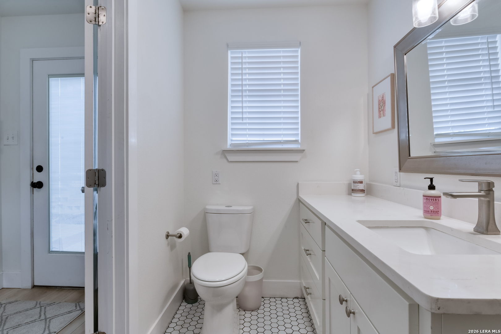 109 Hilltop Drive E Kerrville TX 78028