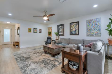 109 Hilltop Drive E Kerrville TX 78028
