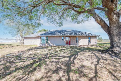 491 State Highway 97 E Floresville TX 78114
