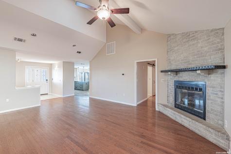 491 State Highway 97 E Floresville TX 78114