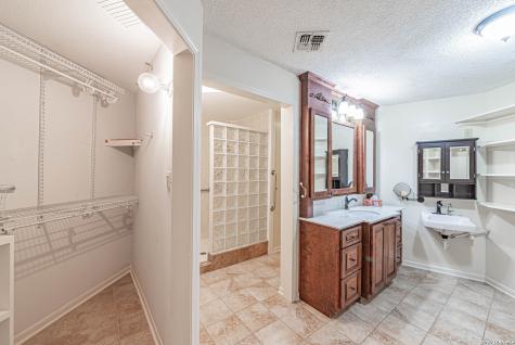 491 State Highway 97 E Floresville TX 78114