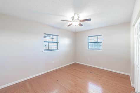 491 State Highway 97 E Floresville TX 78114