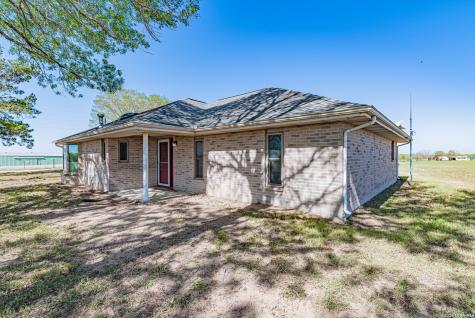 491 State Highway 97 E Floresville TX 78114