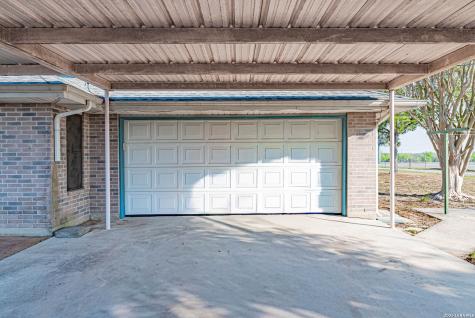 491 State Highway 97 E Floresville TX 78114