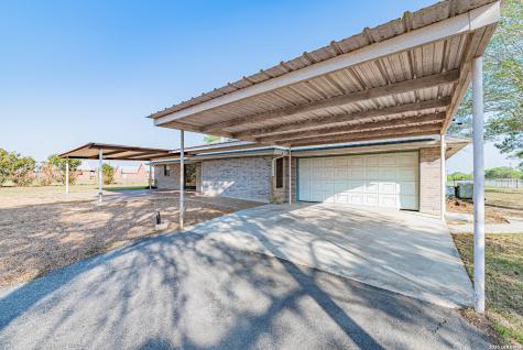 491 State Highway 97 E Floresville TX 78114