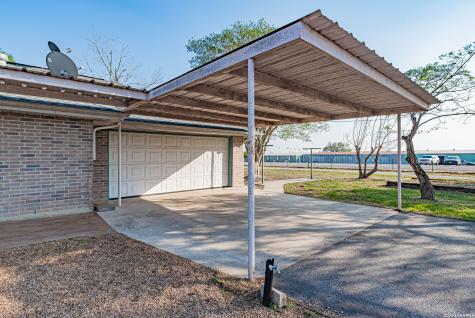 491 State Highway 97 E Floresville TX 78114