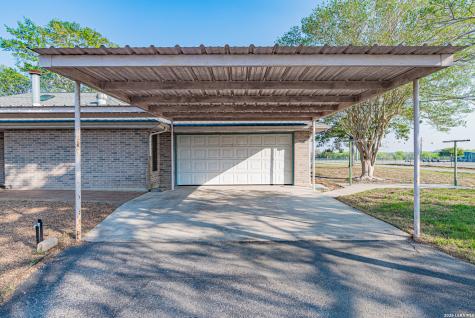 491 State Highway 97 E Floresville TX 78114