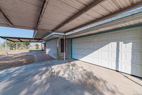 491 State Highway 97 E Floresville TX 78114