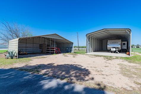 491 State Highway 97 E Floresville TX 78114