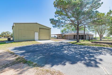 491 State Highway 97 E Floresville TX 78114