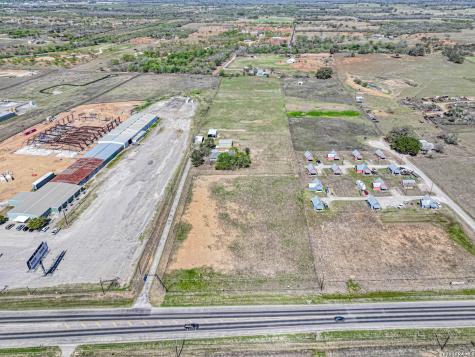 491 State Highway 97 E Floresville TX 78114