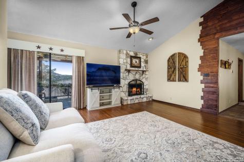 115 Sprecken Isle Canyon Lake TX 78133