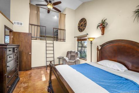 115 Sprecken Isle Canyon Lake TX 78133
