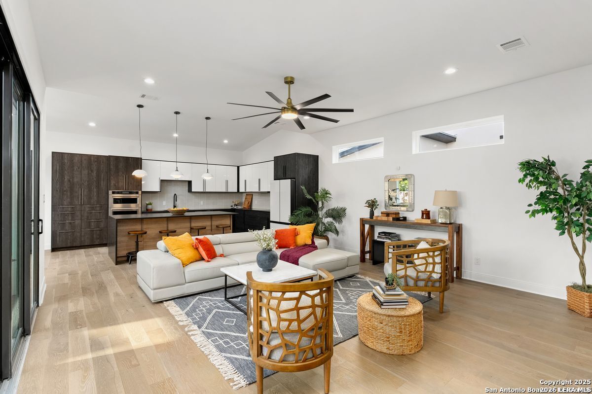 230 Cassiano San Antonio TX 78204