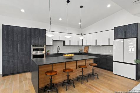 230 Cassiano San Antonio TX 78204
