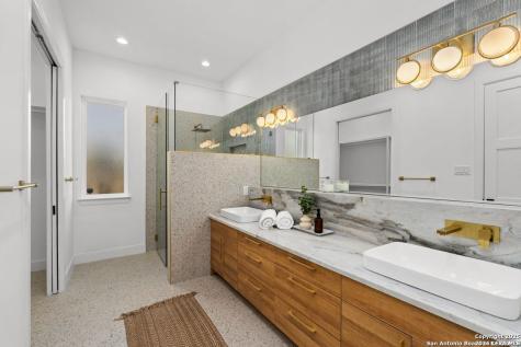 230 Cassiano San Antonio TX 78204