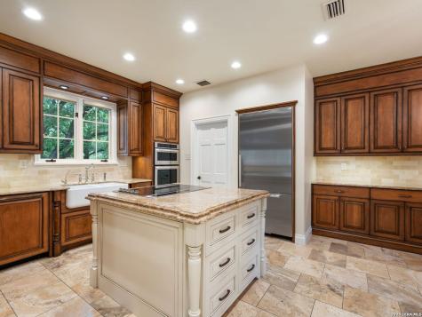 16 Galleria Drive San Antonio TX 78257