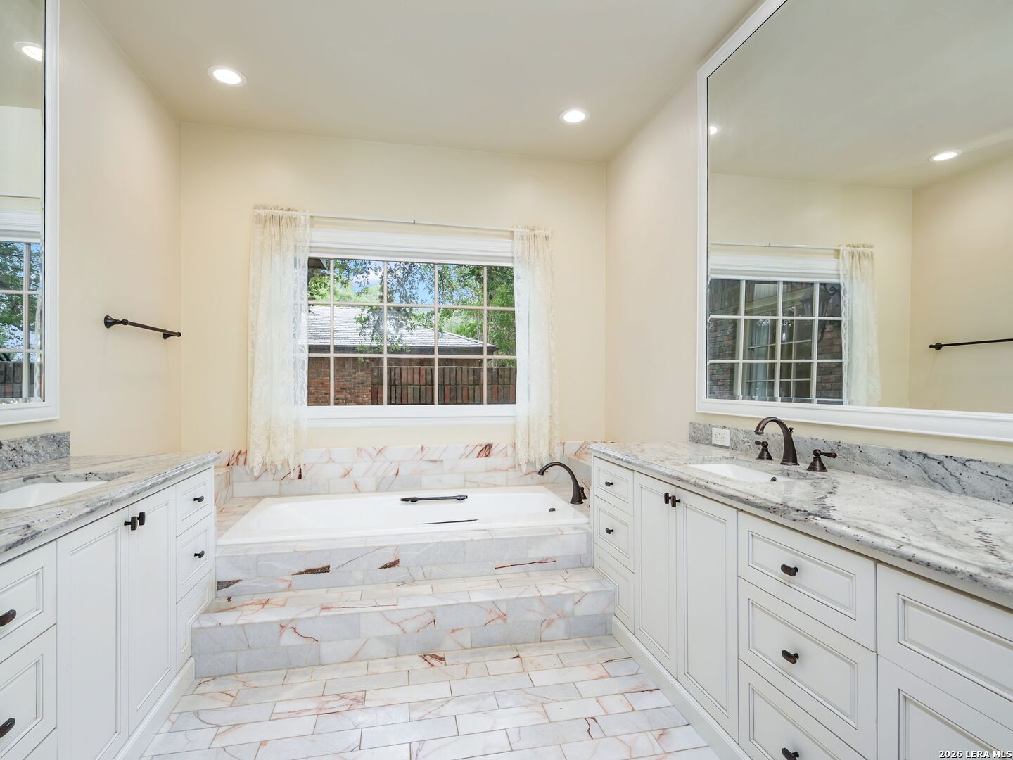 16 Galleria Drive San Antonio TX 78257