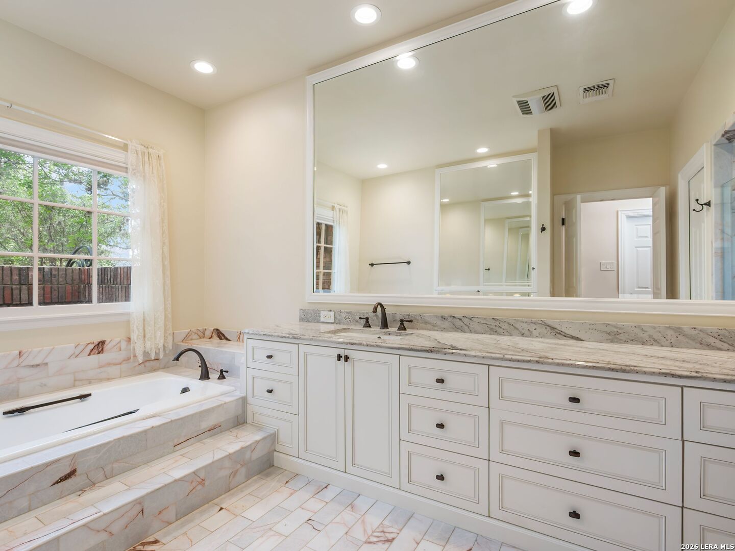 16 Galleria Drive San Antonio TX 78257