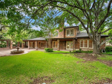16 Galleria Drive San Antonio TX 78257