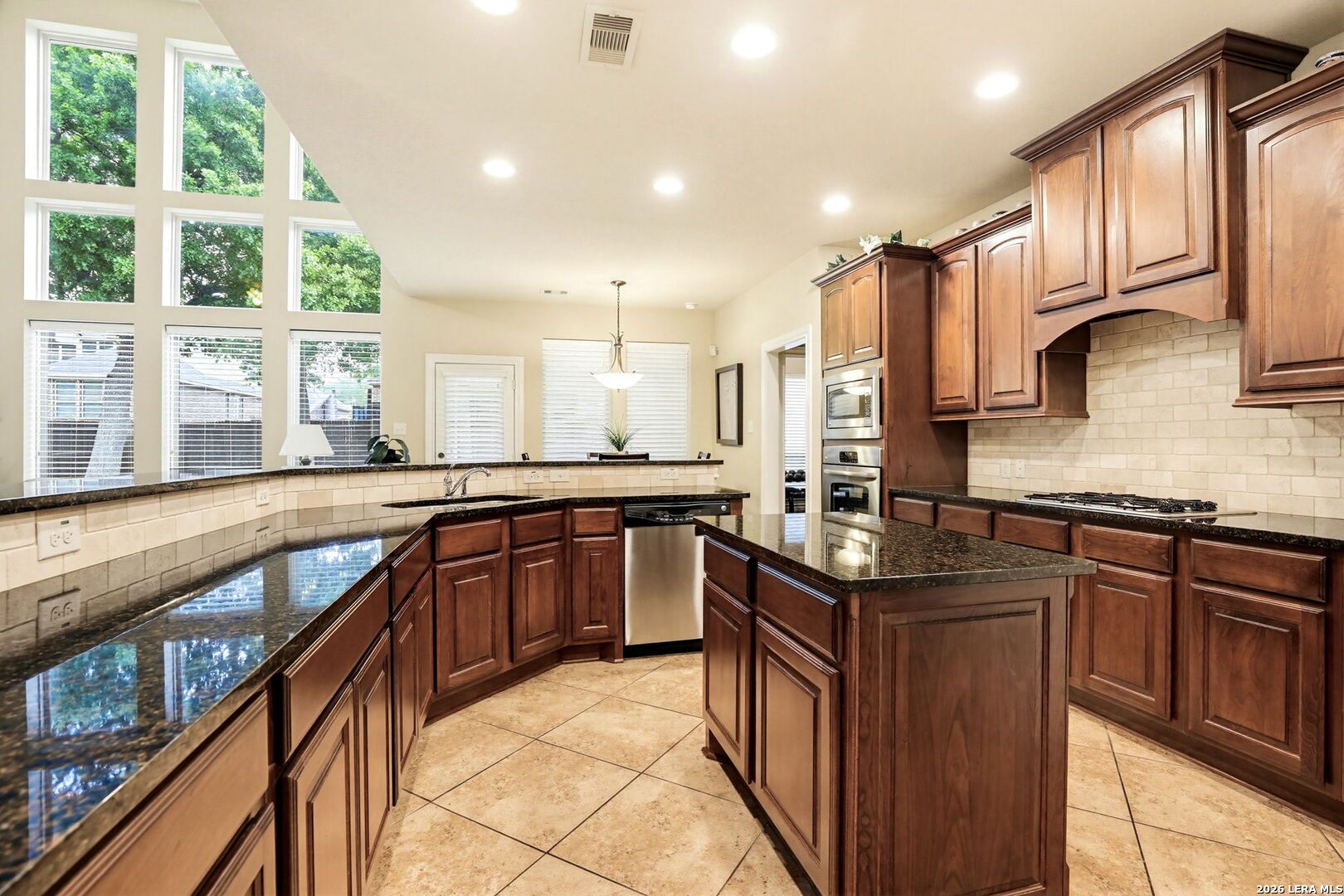 8931 Cimarron Route San Antonio TX 78255