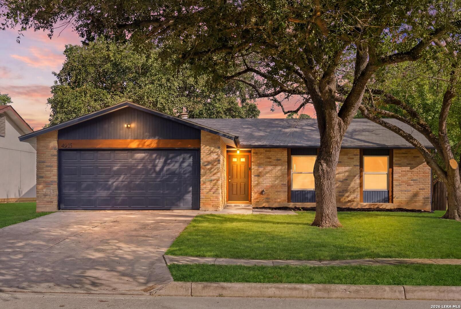 San Antonio TX, 4935 Grey Hawk Drive