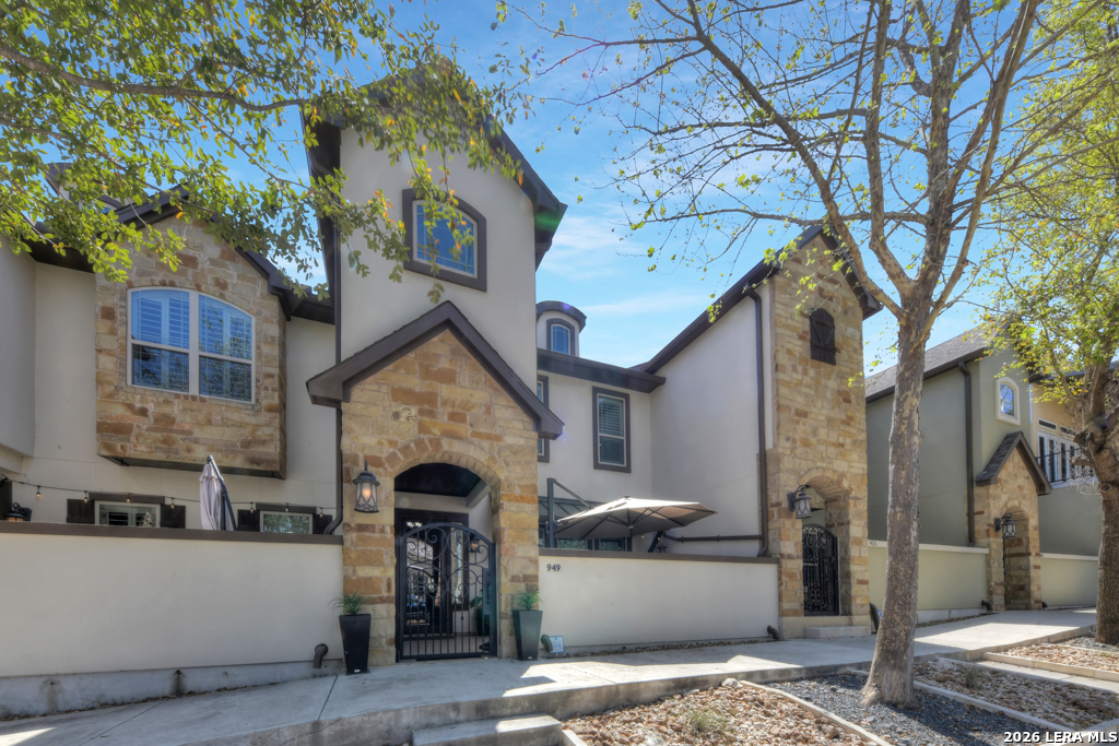 949 N Academy Avenue New Braunfels TX 78130